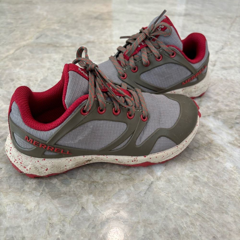 Merrell Altalight Low A/C Waterproof Sneaker kids size 11